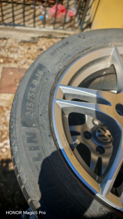 Set Jante aliaj cu anvelopa Passat B6 + 1 cadou cu anvelopa iarna