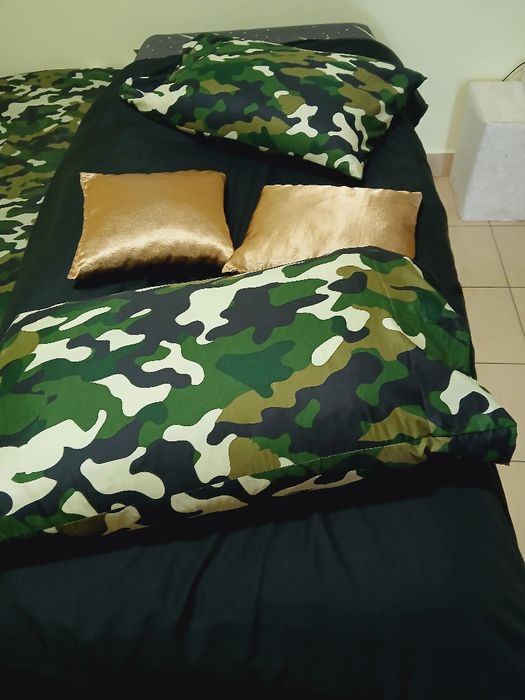 Perne cu fulgi și pene de gâscă