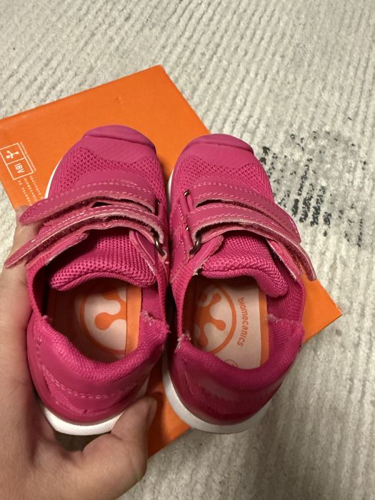 Кроссовки детские