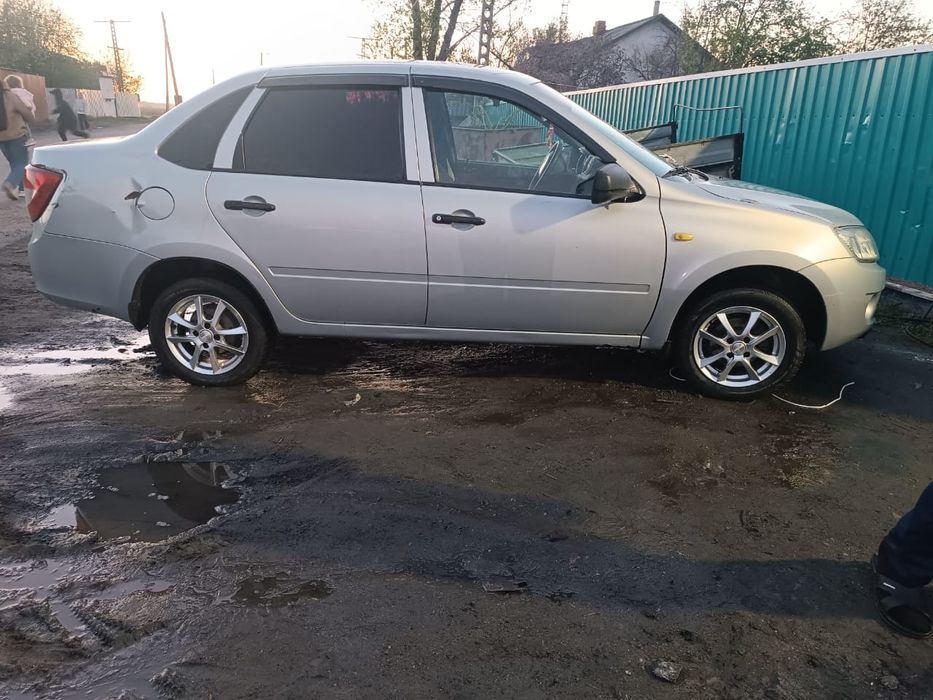 Продам лада гранта 2013 г.в.