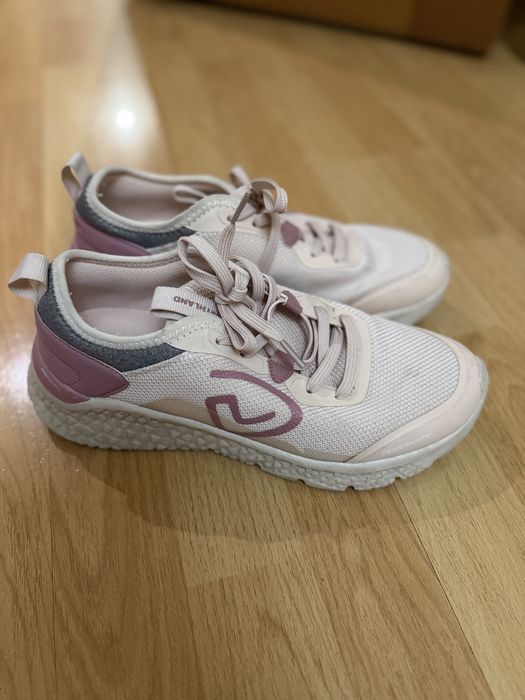 Красовки женские