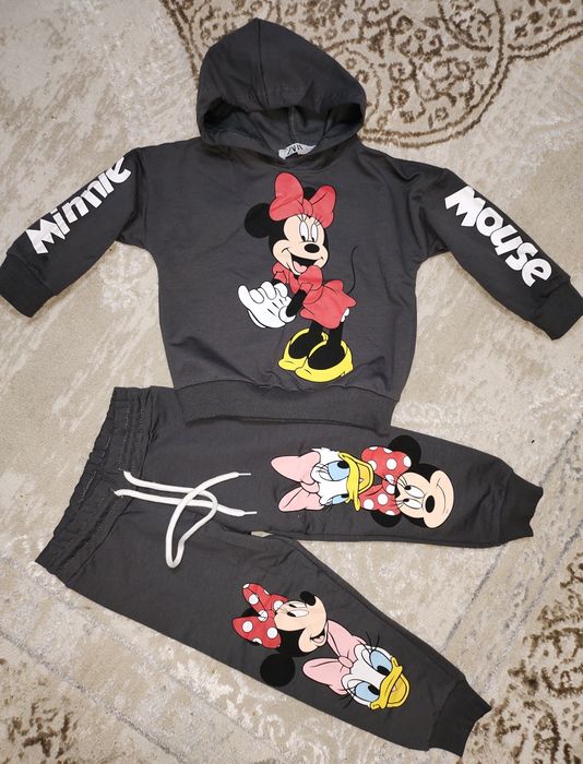 Продам костюмы детские