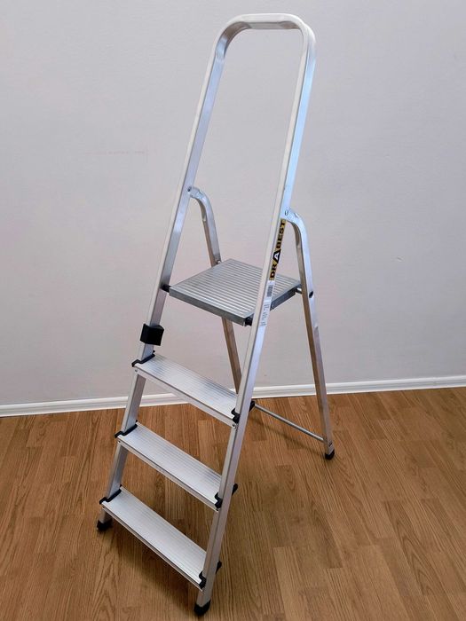 Scara pliabila din aluminiu "DRALD4" cu 4 trepte