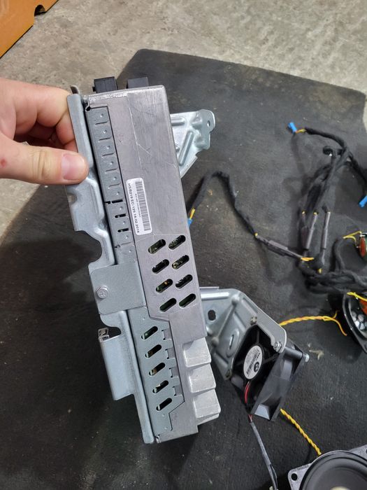 Музика Harman Kardon за BMW F06