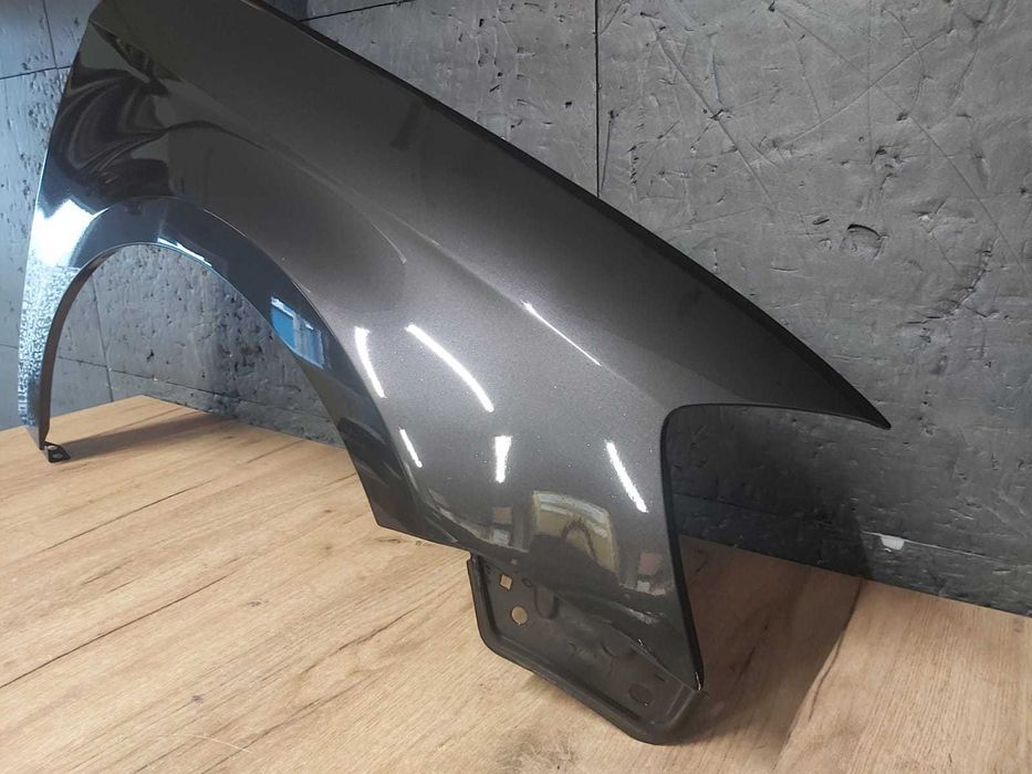 Aripa Fata Dreapta VW Passat B7 An 2011-2014 (LC8Z (Maro))