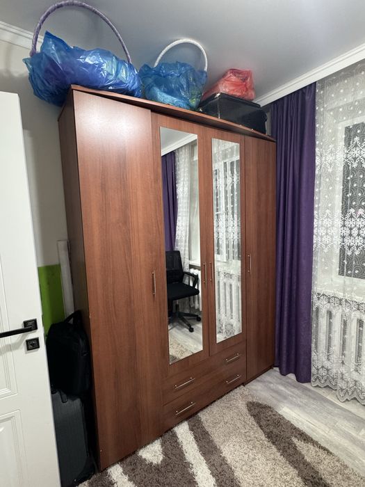 Шкаф в отличном состояний