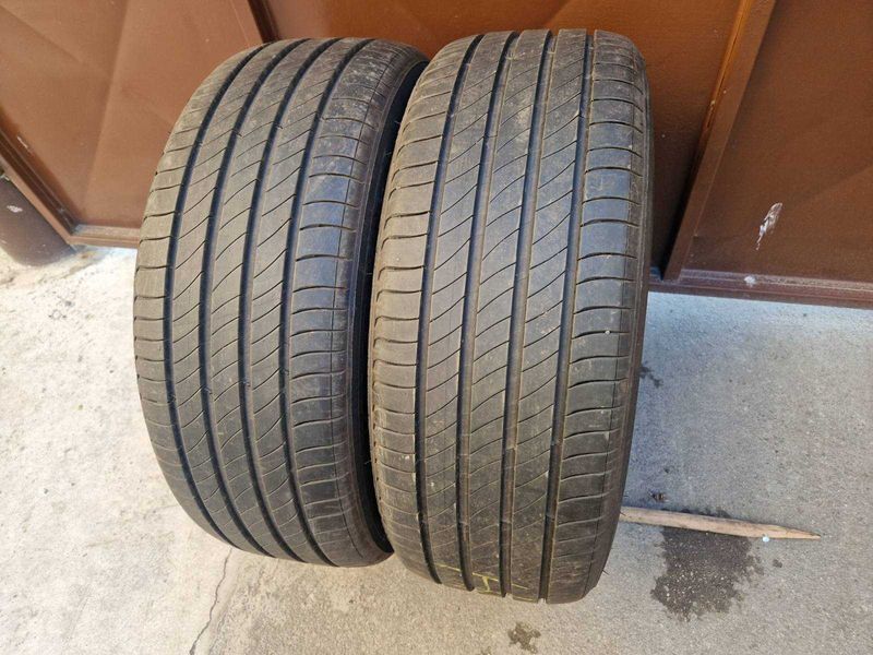 2 Michelin R19 235/55
летни гуми
DOT5122