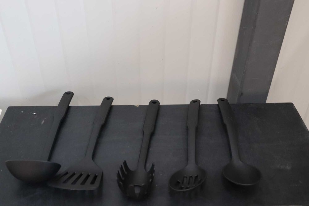 Комплект съдове за готвене с незалепващо покритие 15 части