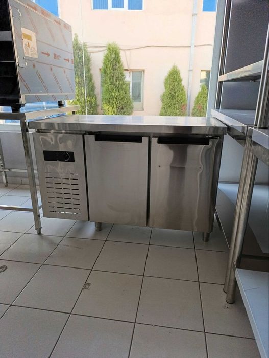 Витрина холодильник Vitrina xolodilnik nerjaveyka  мармит нержавейка