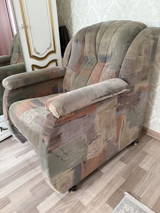 Два кресла для гостиной или зала