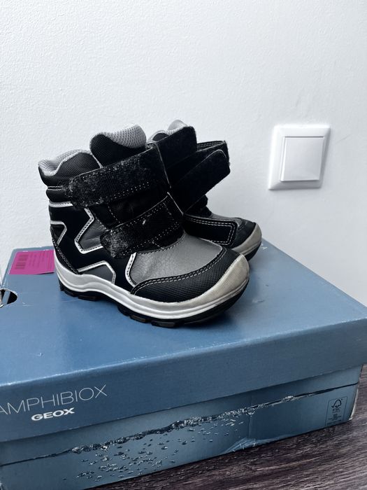 Продам ботинки geox