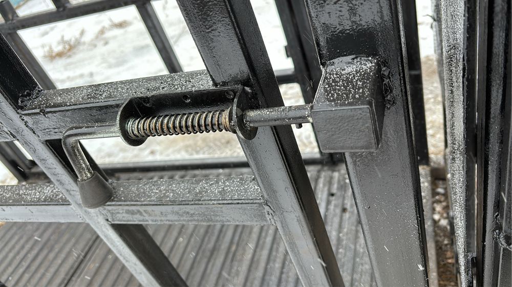 Продам Станок фиксатор под КРС и лошадей