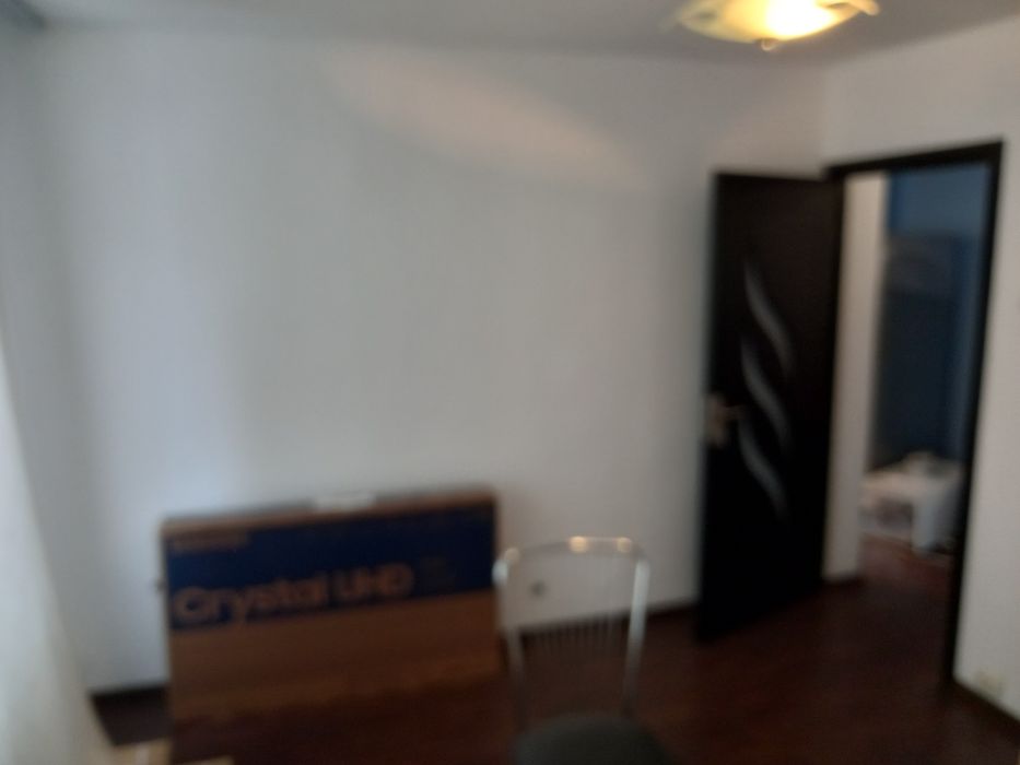 Vând apartament decomandat  Bârlad