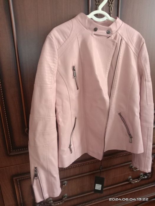 Kojanniy kurtka ayollar uchun. Pushti rangda