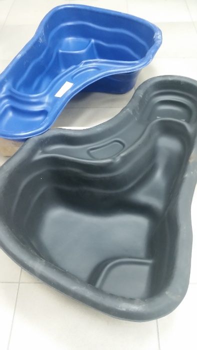 Пруд садовый пластиковый.