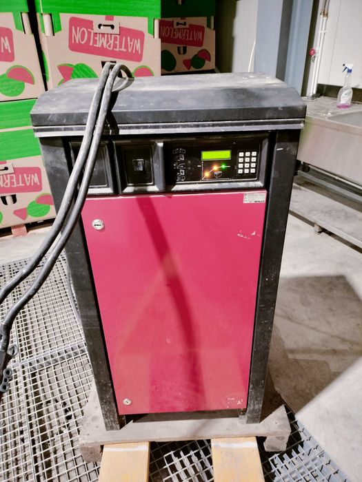 Statie incarcare 12/72v 200ah Micropower