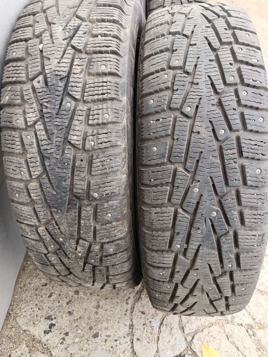 Продам комплект шин 215/70/R16