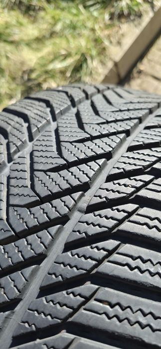 Продавам 2броя гуми ESA+TECAR в размер 235/55/R17 dot-3622