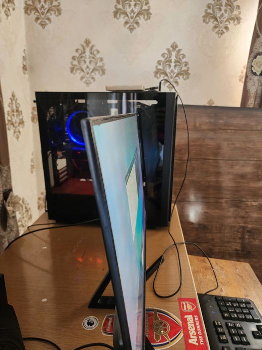24 dyuymli monitor