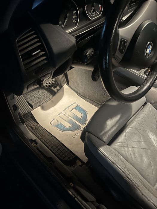 UltraCarPads стелки за автомобил – персонализирани с ваш дизайн!