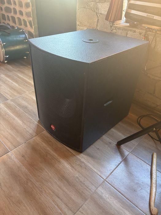 Два  баса BMS18s430-1200w