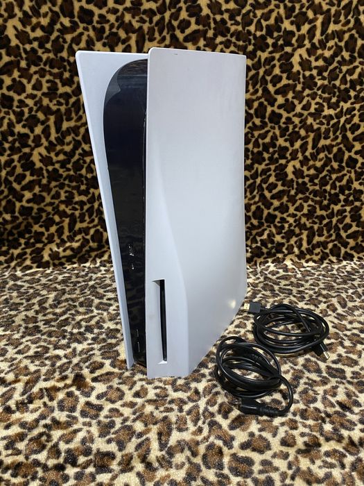 Sony PlayStation 5 (Дисковая) + 1 Геймпада + 19 Игр. Идеал