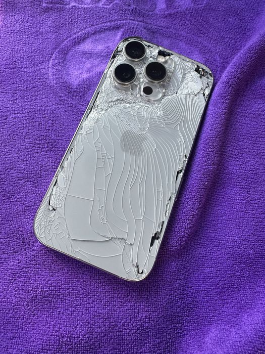 IPhone 16 Pro Titanium