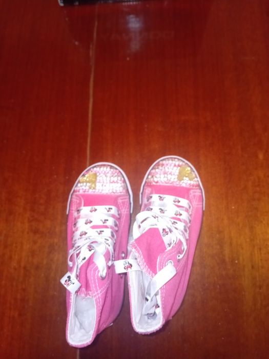 Детски кецове. Затворени.