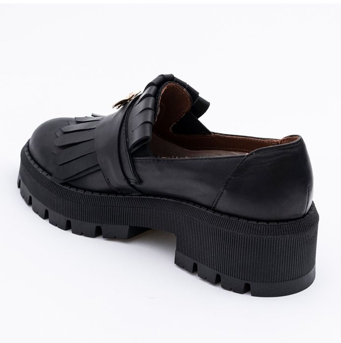 Loaferi negri cu franjuri