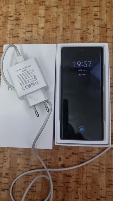Продам телефон xonor 70/128
