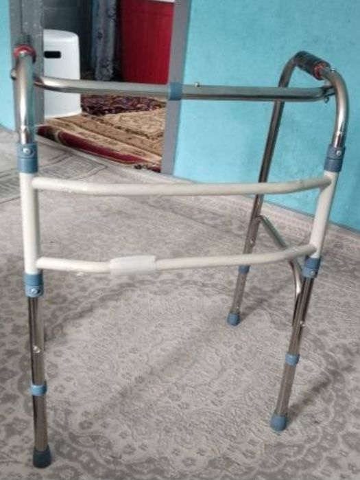 Продам ходунки для взрослых.