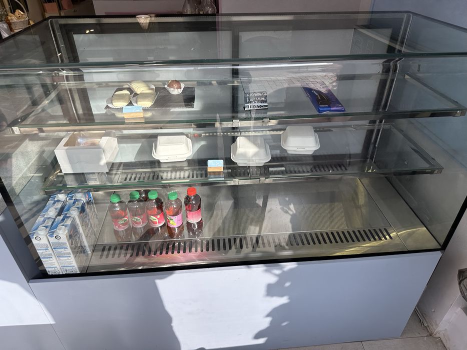 Витринный холодильник