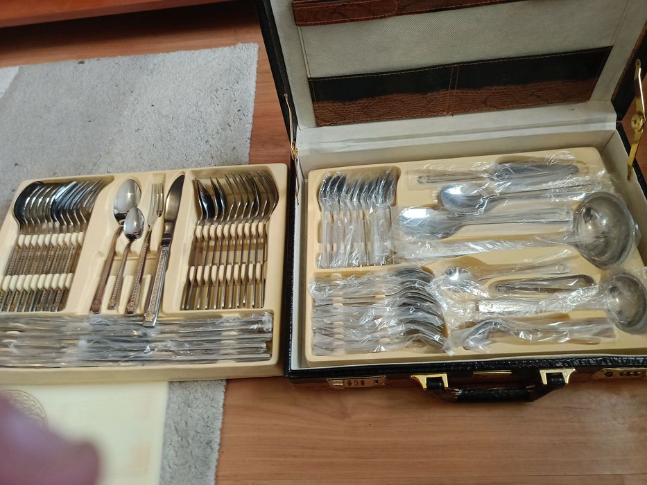 Посудана на Versace чисто нова .