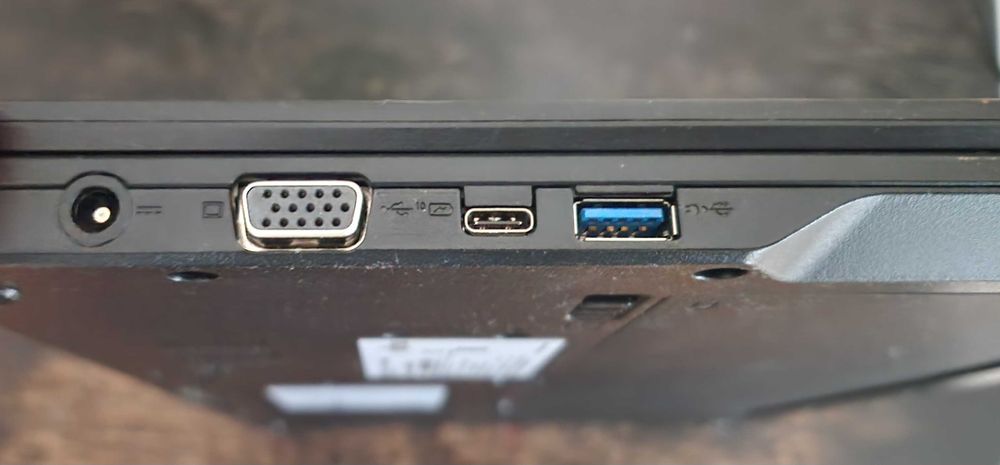 Laptop model 2020 Fujitsu 15,6" Lifebook E Series i5 Pro 8GB Ram 256GB