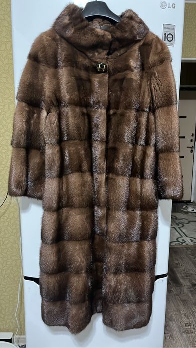 Продам женскую шубу