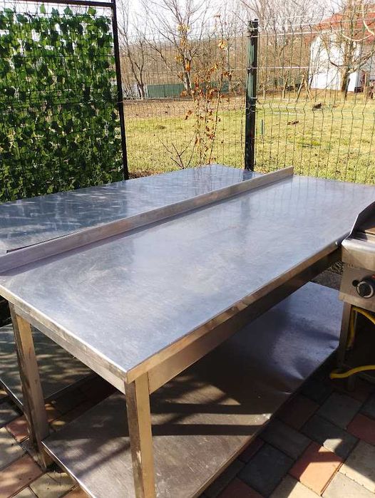 masa  mese chiuvete  de inox   de restaurant