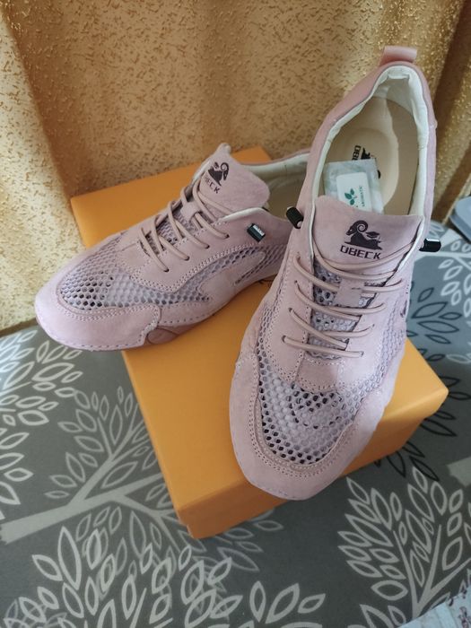 Летние кроссовки