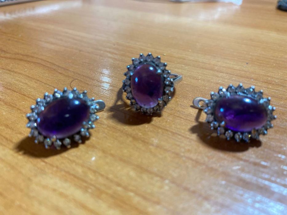 Продам комплект , серебро с натуральными аметистами, винтаж