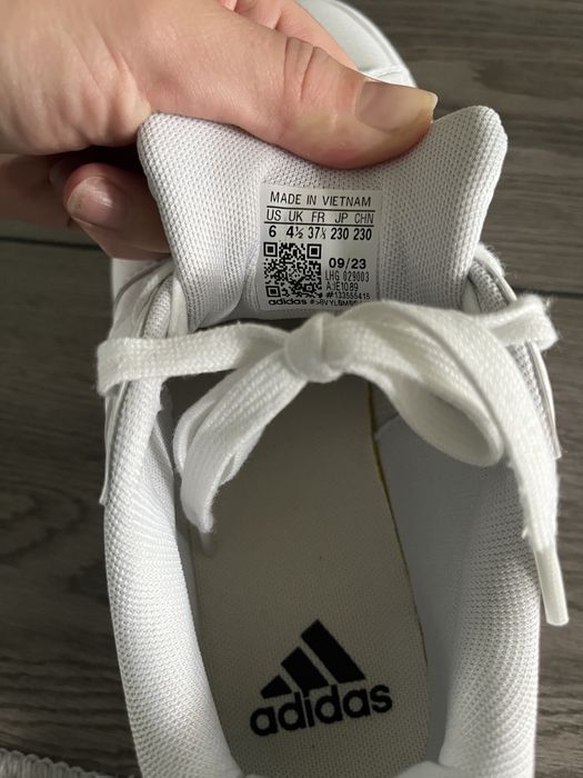 Adidasi ADIDAS - marimea 37 1/3