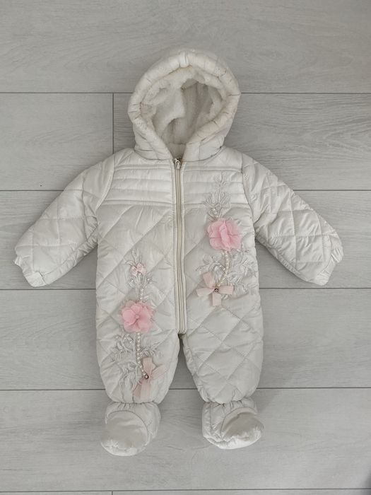 Продам комбенизон для новорожденной девочки