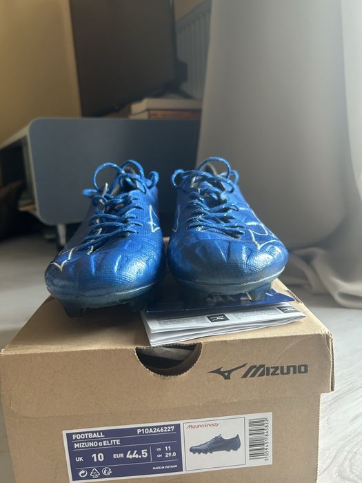 Ghete de fotbal Mitzuno Alpha Elite 44.5 stare foarte buna