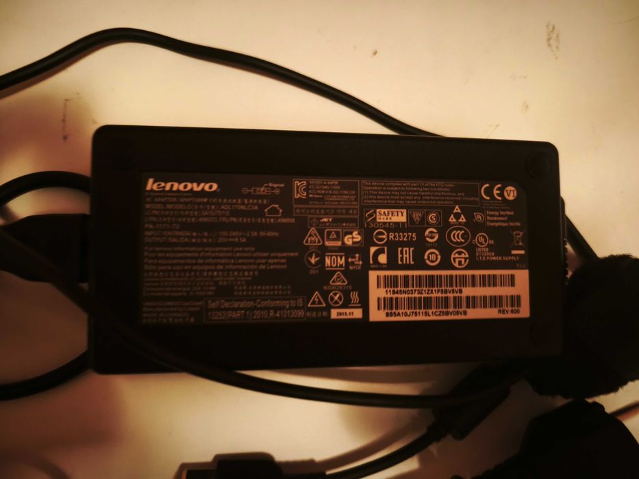 Оригинално зарядно lenovo 170w 20v/ 8.5amp с правоъгълна букса