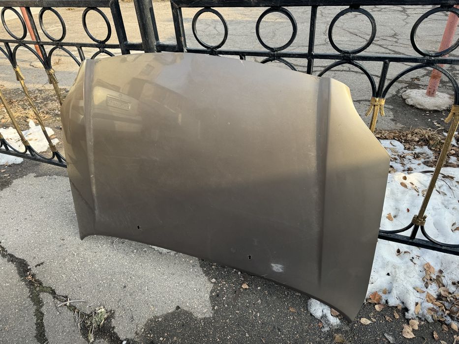 Капот тойота Авенсис