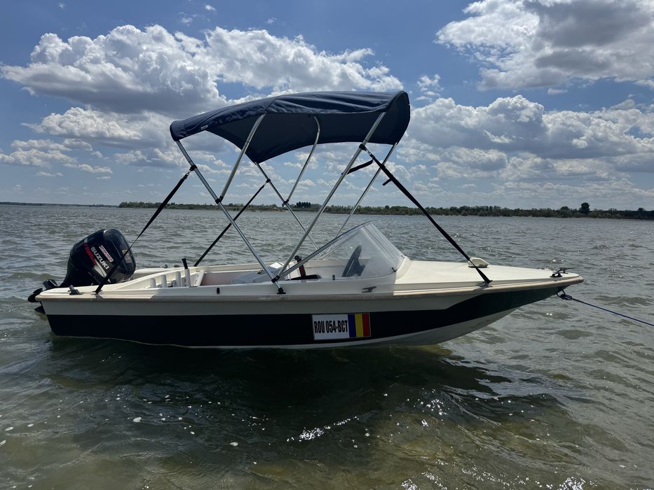 Vand ansamblu barca cu motor 25 cp si peridoc