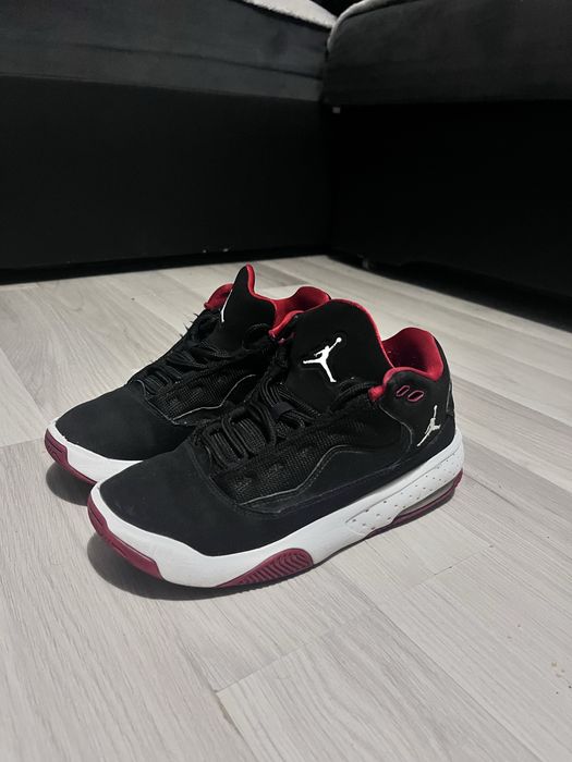 Jordan max aura 2