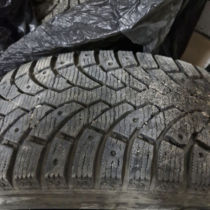 Продам шины 215/60/17