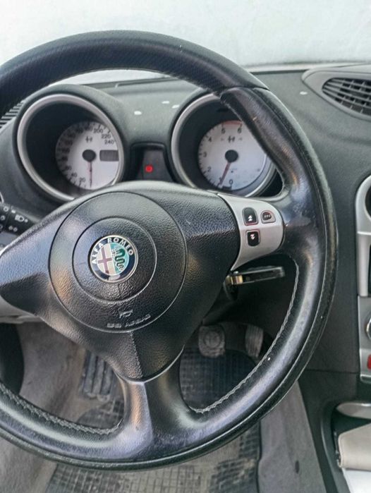 Vând Alfa Romeo 156