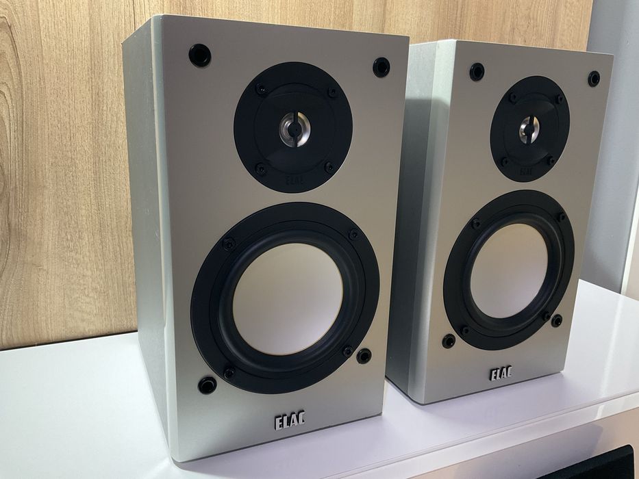 Букшелф колони Elac 101 II