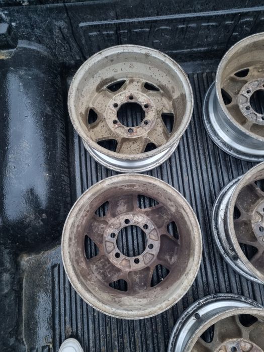 Vând 4 Jante Mitsubishi R16