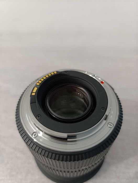 Фотоапарат Canon EOS 70D (на 28 617 кадъра) + обективи Sigma 17-50mm f/2.8 & Sigma 150mm f/2.8 Macro